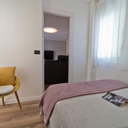 Malemi Apartment Pula Bagian luar foto