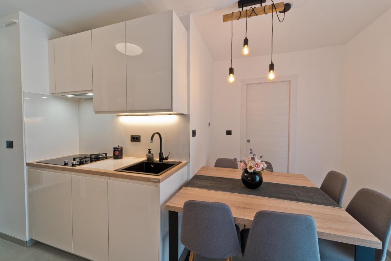Malemi Apartment Pula Bagian luar foto