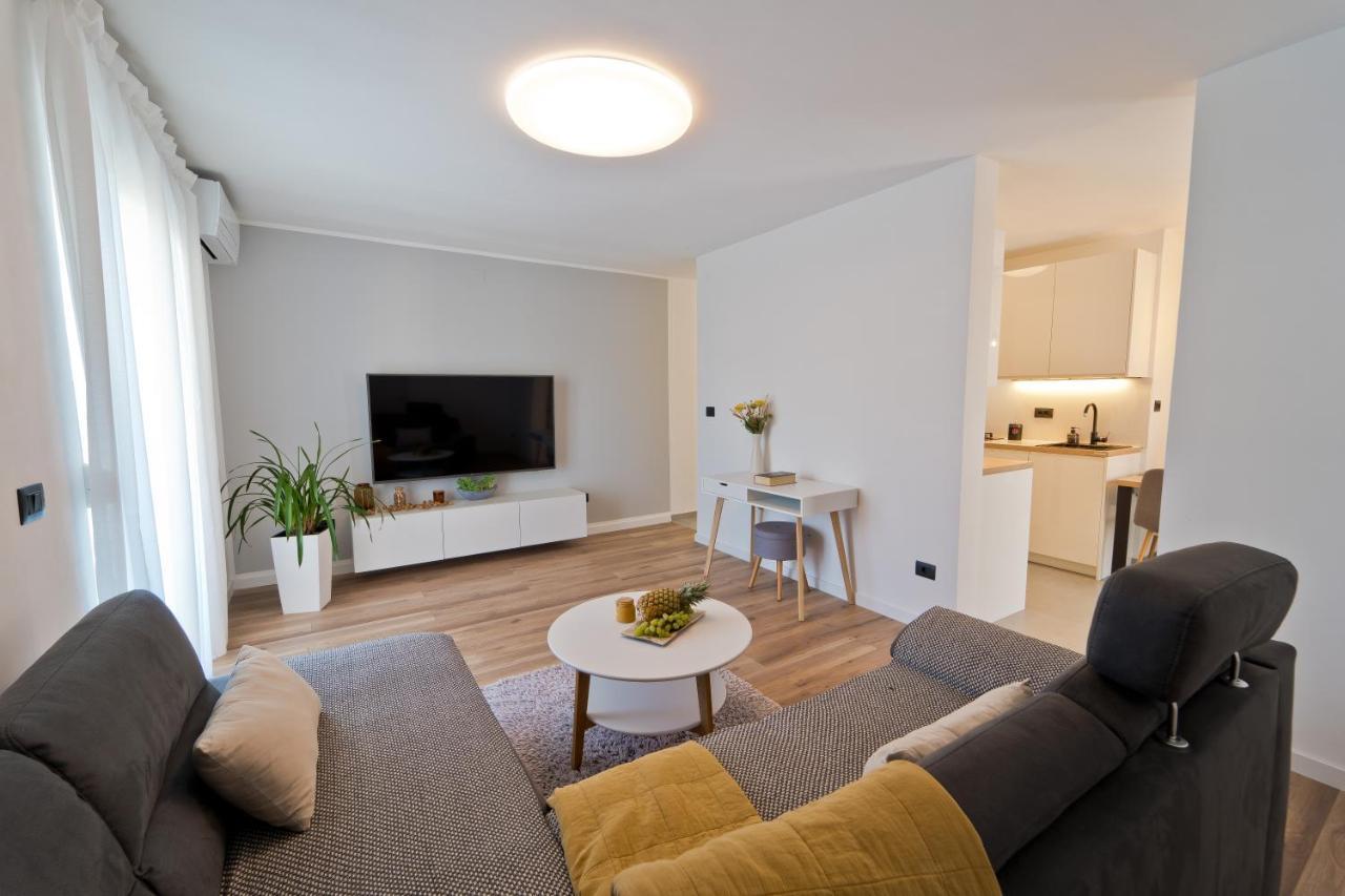 Malemi Apartment Pula Bagian luar foto