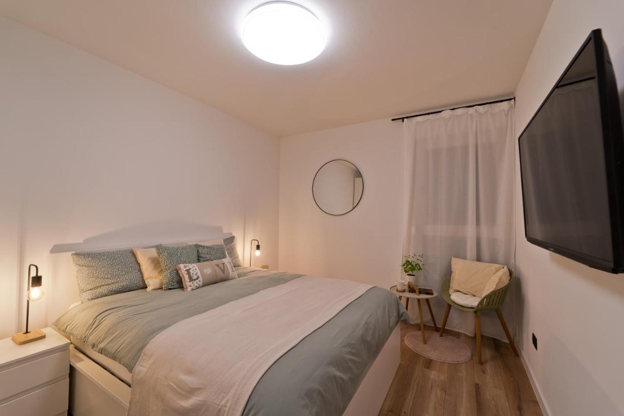 Malemi Apartment Pula Bagian luar foto