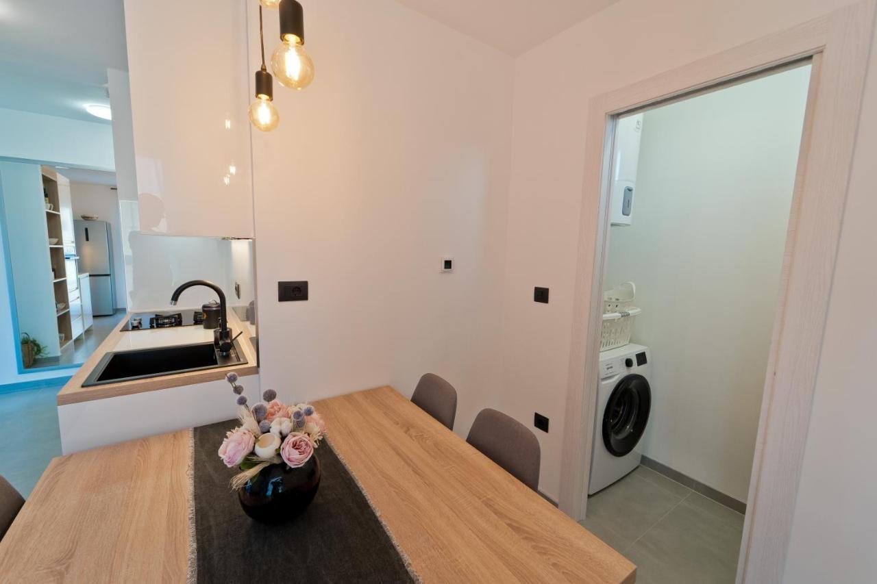 Malemi Apartment Pula Bagian luar foto