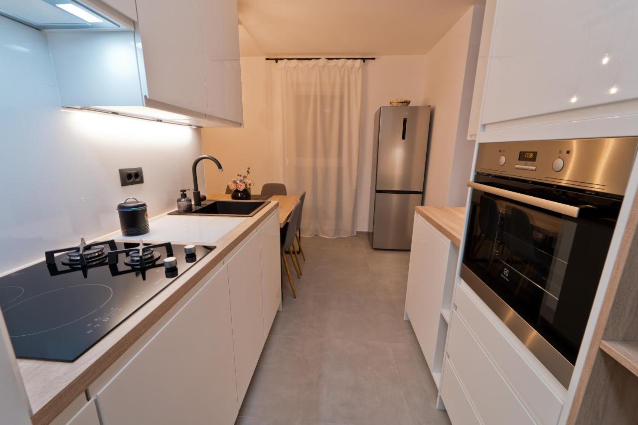 Malemi Apartment Pula Bagian luar foto