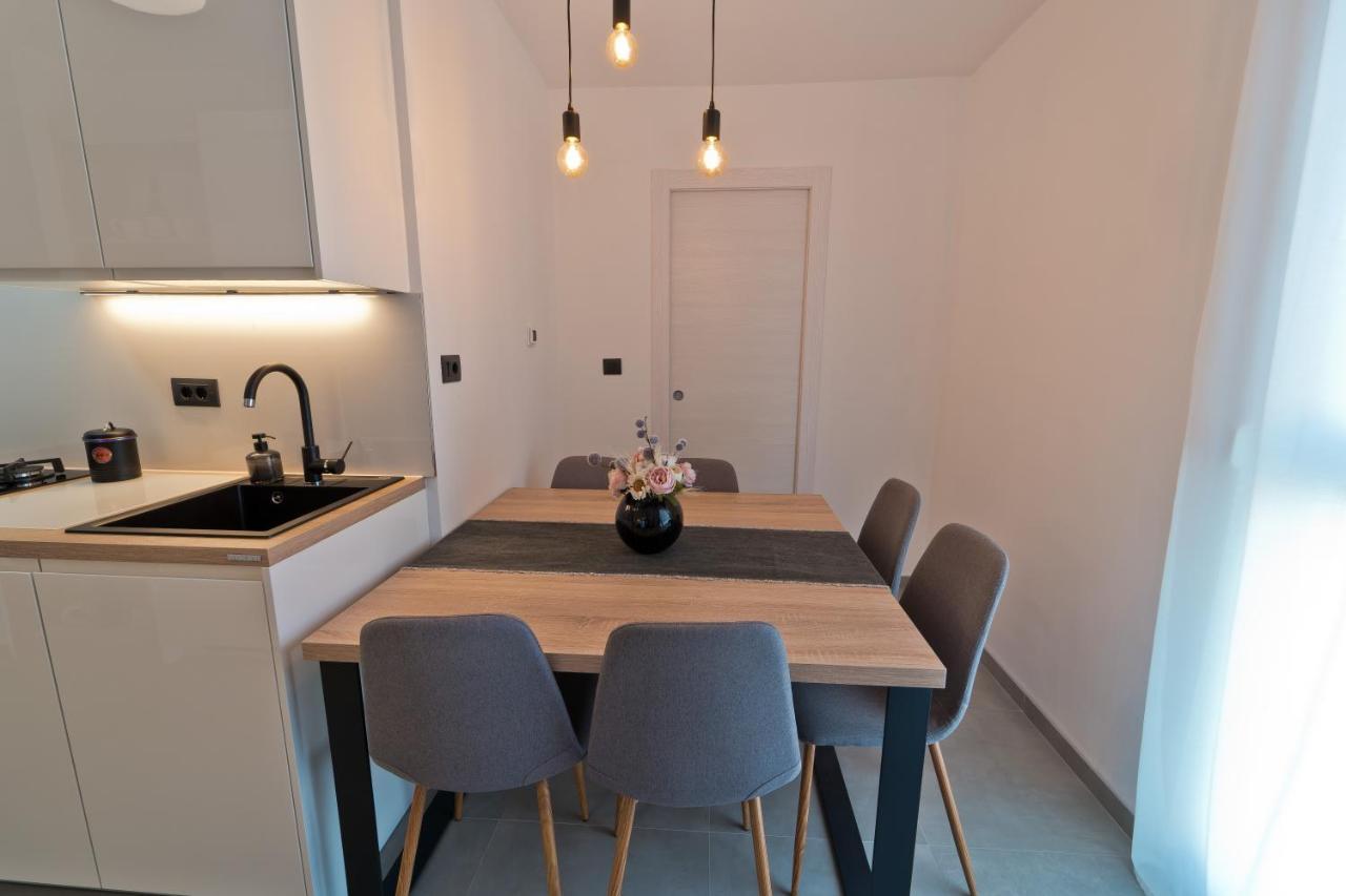 Malemi Apartment Pula Bagian luar foto