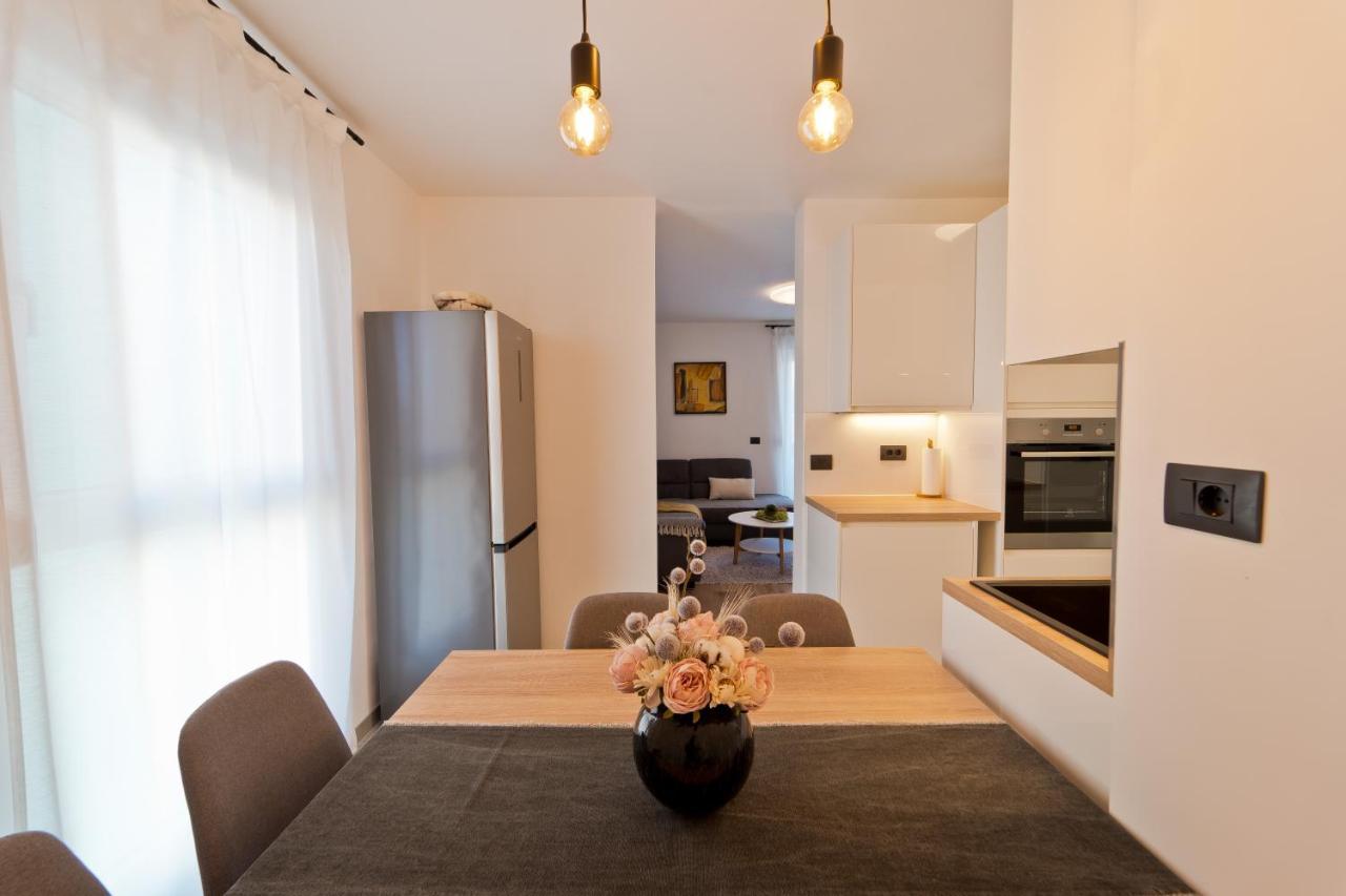 Malemi Apartment Pula Bagian luar foto
