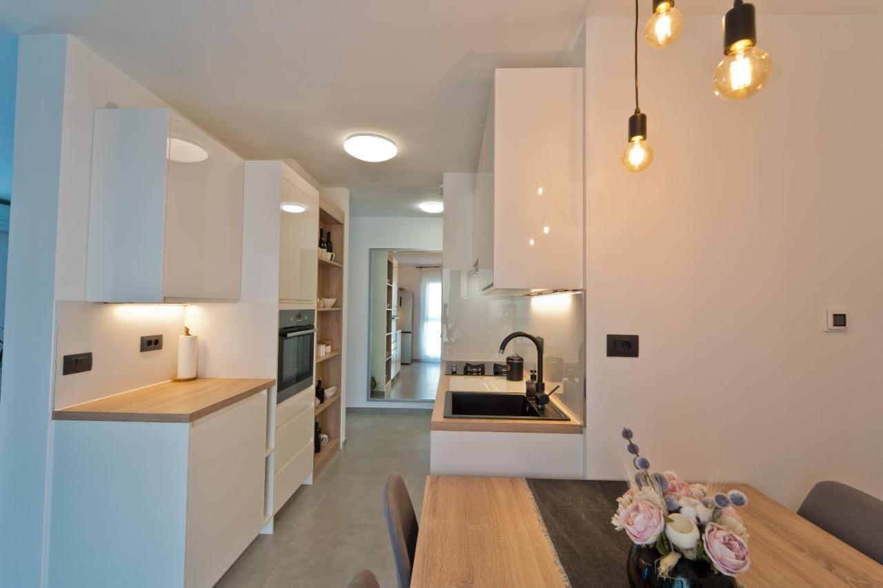Malemi Apartment Pula Bagian luar foto