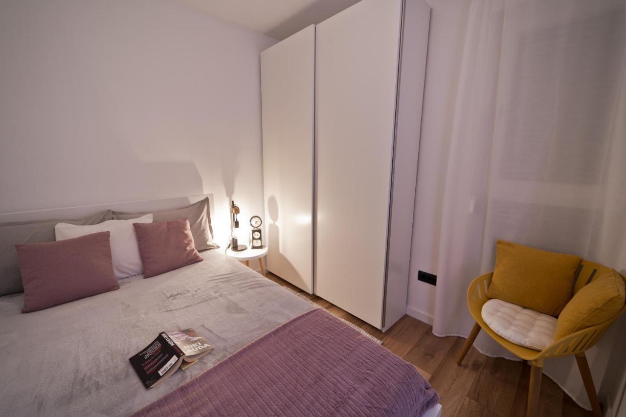 Malemi Apartment Pula Bagian luar foto