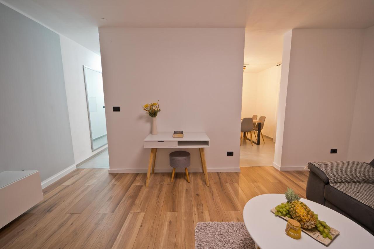 Malemi Apartment Pula Bagian luar foto