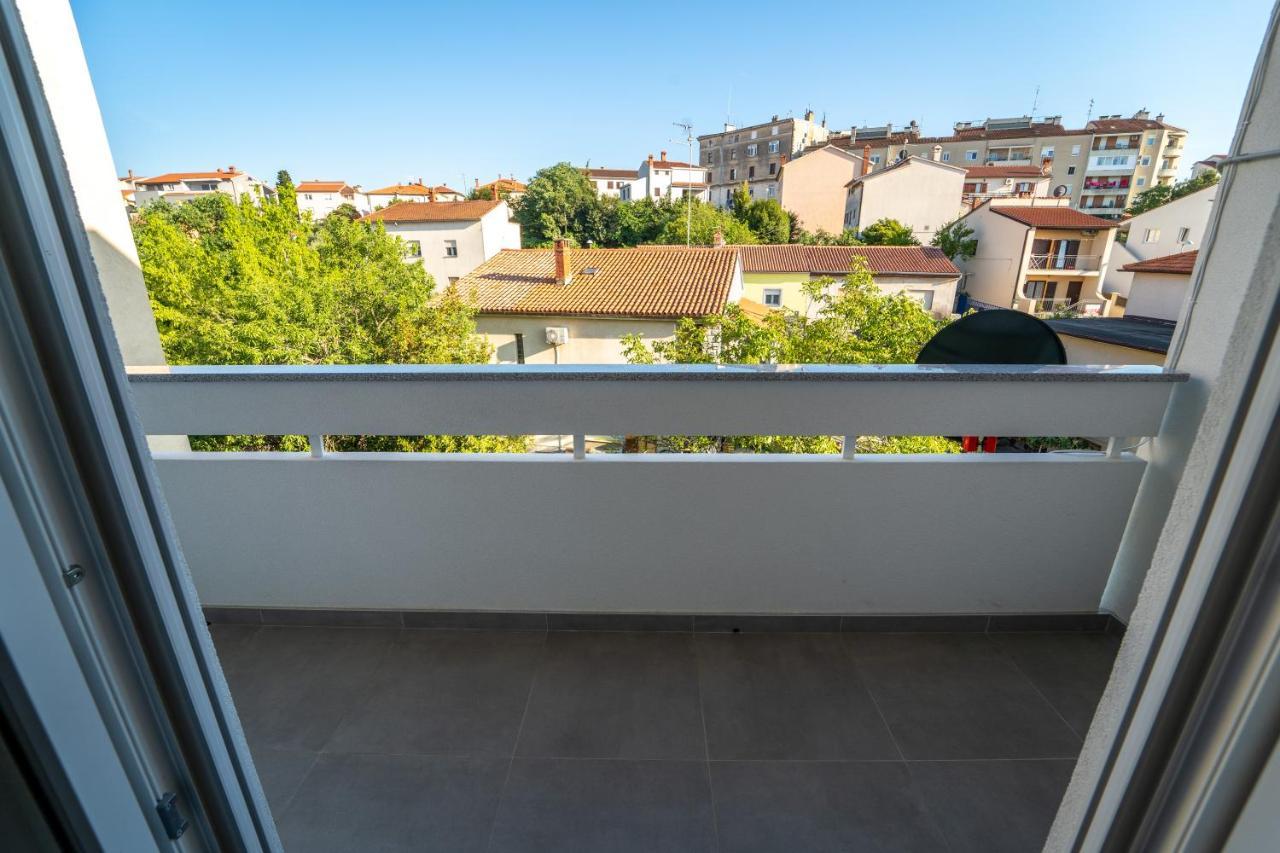 Malemi Apartment Pula Bagian luar foto
